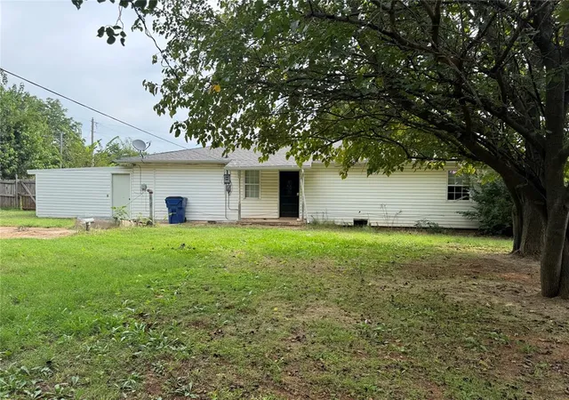 Photo 17 of Single family home for sale at 1101 Nw 7th Street, Lindsay, OK 73052 | MLS# 1221346 | Listing updated on 2026-04-02
