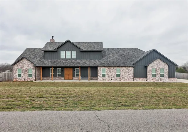1st image of 23210 Lewkie Ln, Purcell, OK 73080 | MLS# 1221357