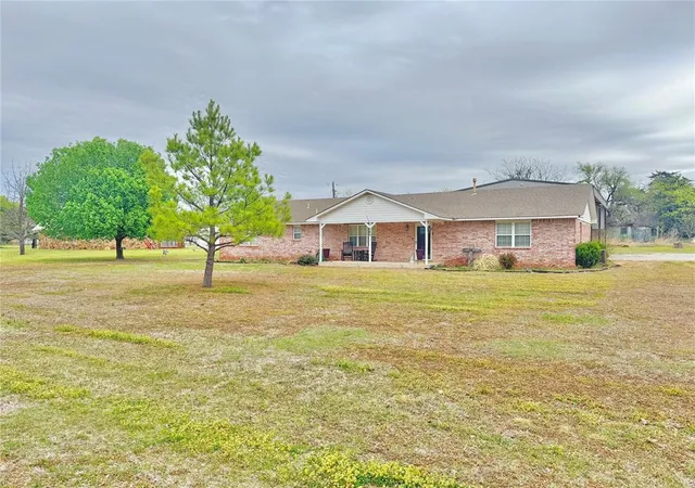 Homes for sale in Byars, OK | 280 S 2nd St, Byars, OK 74831 | MLS# 1221398