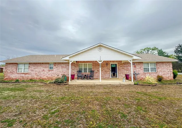 Homes for sale in Byars, OK | 280 S 2nd St, Byars, OK 74831 | MLS# 1221398