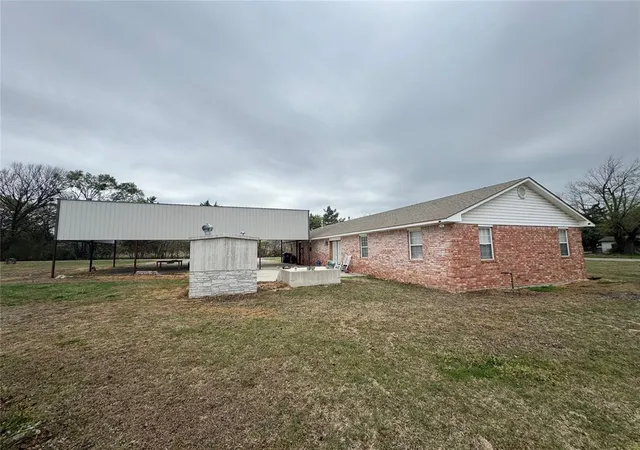 Homes for sale in Byars, OK | 280 S 2Nd St, Byars, OK 74831 | MLS# 1221398