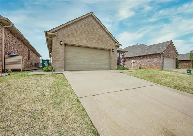 4th image of 15621 Traditions Dr, Edmond, OK 73013 | MLS# 1221425