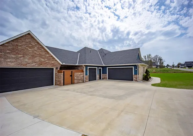Photo 4 of Single family home for sale at 1660 Baylee Ln, Choctaw, OK 73020 | MLS# 1221458 | Listing updated on 2026-10-03