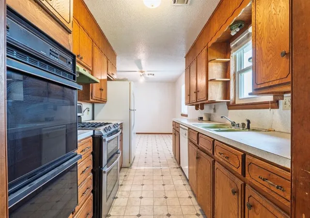 Photo 3 of Single family home for sale at 1310 W 15th Street, Prague, OK 74864 | MLS# 1221538 | Listing updated on 2026-09-30