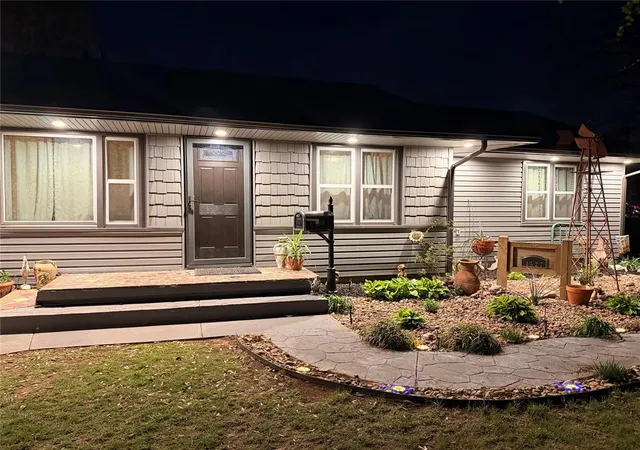 2nd image of 1527 S 5th St, Chickasha, OK 73018 | MLS# 1221591