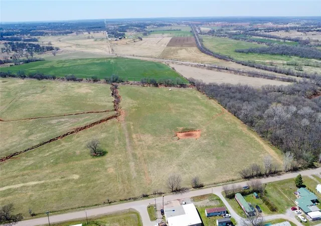 Photo 3 of Sale Pending at E 900 Road, Wellston, OK 74881 | MLS# 1221607 | Listing updated on 2026-05-02