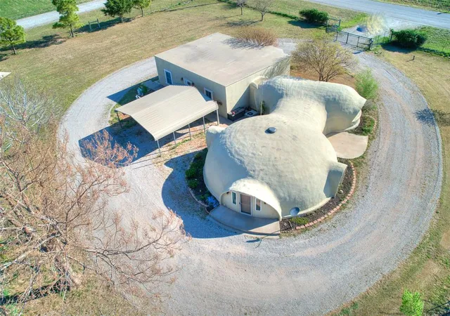 2nd image of 6745 N Gregory Rd, Yukon, OK 73099 | MLS# 1221638