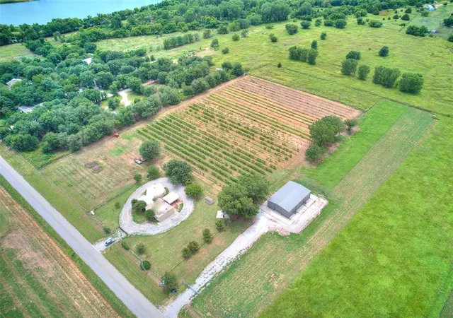 3rd image of 6745 N Gregory Rd, Yukon, OK 73099 | MLS# 1221638