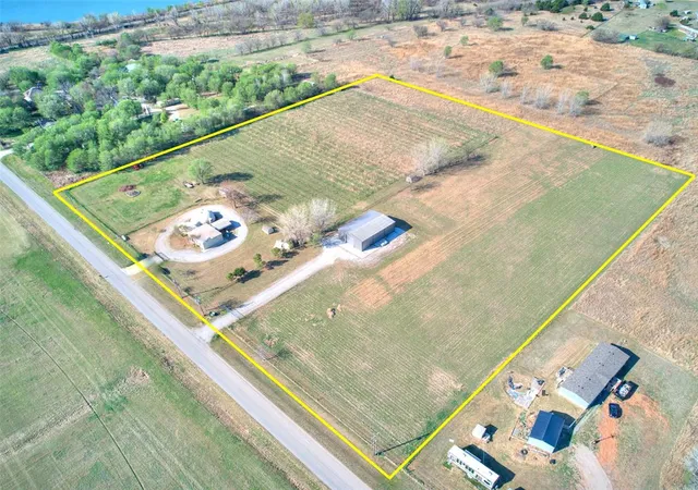 1st image of 6745 N Gregory Rd, Yukon, OK 73099 | MLS# 1221638