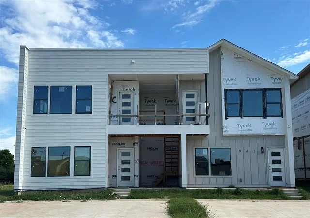 Photo 3 of Multi family home for sale at 941 Sw 88 Street, Oklahoma City, OK 73139 | MLS# 1221654 | Listing updated on 2026-09-02