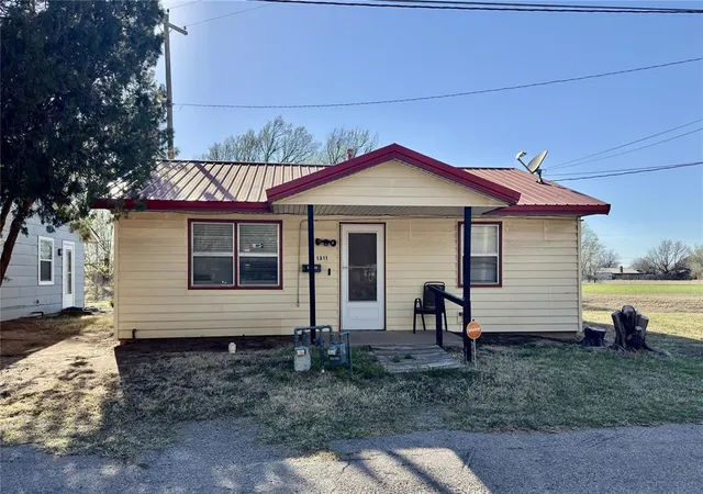 Homes for sale in Mangum, OK | 1311 N Dakota Ave, Mangum, OK 73554 | MLS# 1221670