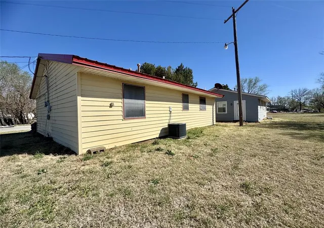 Photo 3 of Single family home for sale at 1311 N Dakota Ave, Mangum, OK 73554 | MLS# 1221670 | Listing updated on 2026-09-24