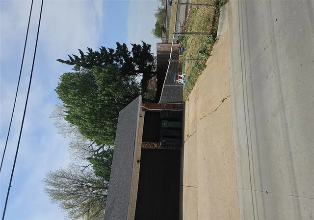 Photo 21 of Single family home for sale at 12217 Greystone Ter, Oklahoma City, OK 73120 | MLS# 1221683 | Listing updated on 2026-04-01