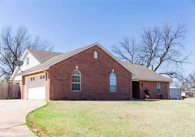 5th image of 223 W 4Th St, Chandler, OK 74834 | MLS# 1221767
