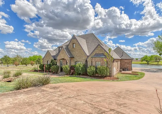 Homes for sale in Blanchard, OK | 2293 Cottage Ln, Blanchard, OK 73010 | MLS# 1221807