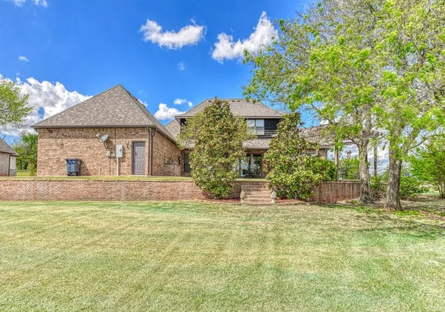 Homes for sale in Blanchard, OK | 2293 Cottage Ln, Blanchard, OK 73010 | MLS# 1221807