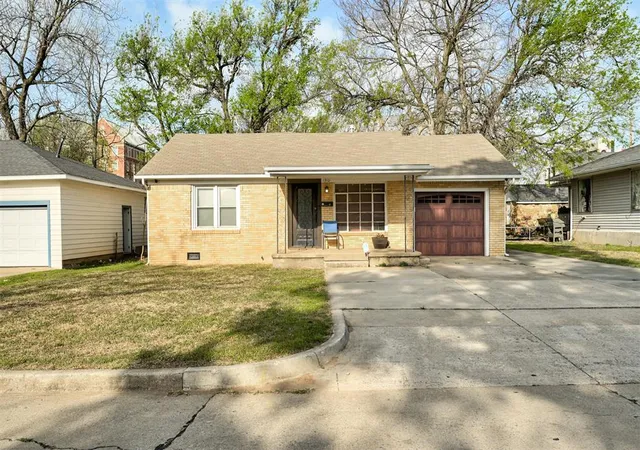2nd image of 1310 Garfield Ave, Norman, OK 73072 | MLS# 1221829