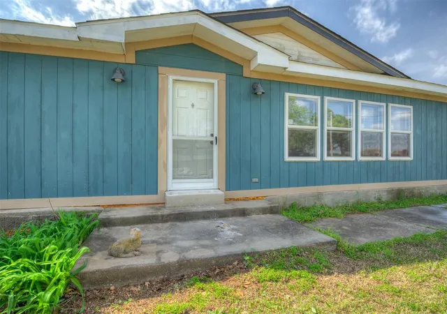 Photo 2 of Sale Pending at 10000 E Maguire Rd, Noble, OK 73068 | MLS# 1221838 | Listing updated on 2026-08-17