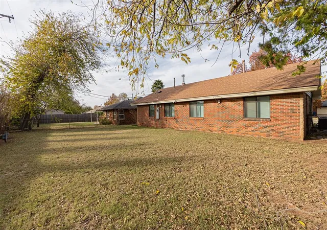 Homes for sale in Oklahoma City, OK | 2136 Barclay Rd, Oklahoma City, OK 73120 | MLS# 1221879