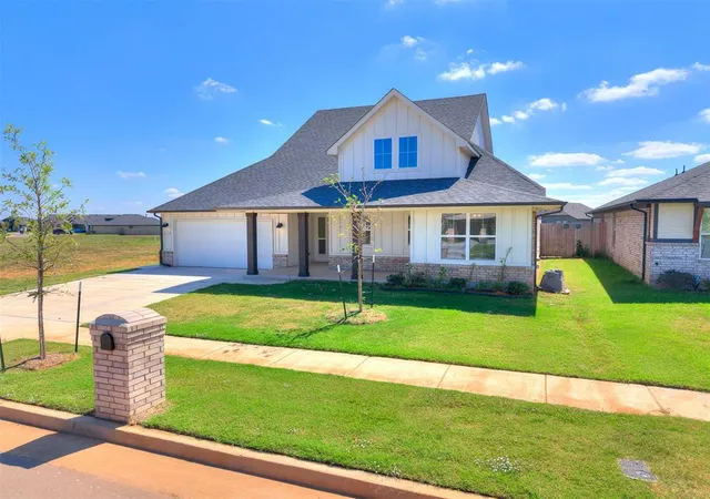 Photo 3 of Sale Pending at 10512 Nw 33rd Place, Yukon, OK 73099 | MLS# 1221902 | Listing updated on 2026-09-02