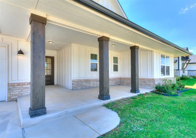 Photo 3 of Sale Pending at 10512 NW 33rd Place, Yukon, OK 73099 | MLS# 1221902 | Listing updated on 2026-09-02