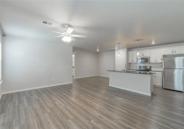 4th image of 11210 Burnham Ave, Oklahoma City, OK 73114 | MLS# 1221914