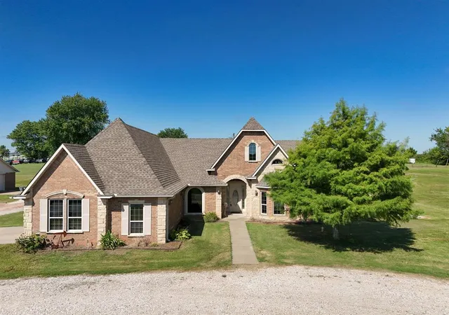 Homes for sale in Tecumseh, OK | 404 W Lakeview Dr, Tecumseh, OK 74873 | MLS# 1221915