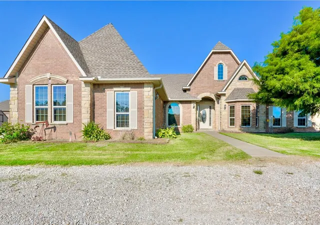 Homes for sale in Tecumseh, OK | 404 W Lakeview Dr, Tecumseh, OK 74873 | MLS# 1221915