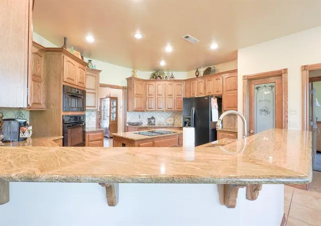 Homes for sale in Tecumseh, OK | 404 W Lakeview Dr, Tecumseh, OK 74873 | MLS# 1221915