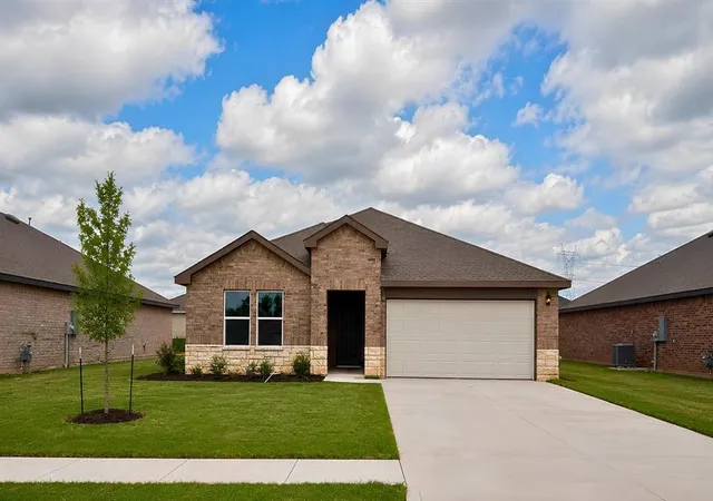 Homes for sale in Mustang, OK | 1221 E Stallion Ln, Mustang, OK 73064 | MLS# 1221928