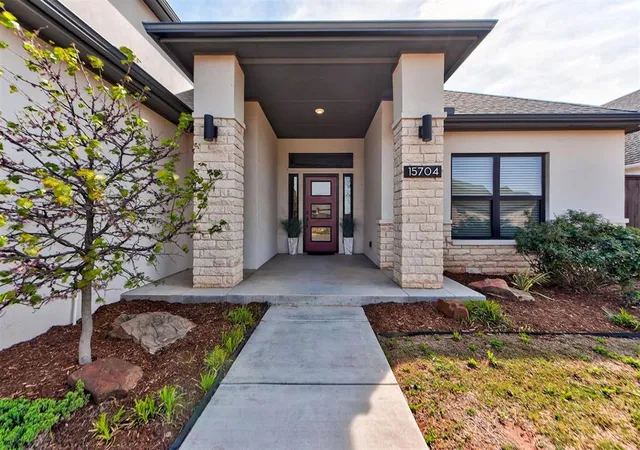 1st image of 15704 Rockwell Park Ln, Edmond, OK 73013 | MLS# 1221991