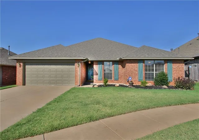 2nd image of 17033 Autumnwood Dr, Edmond, OK 73012 | MLS# 1222146