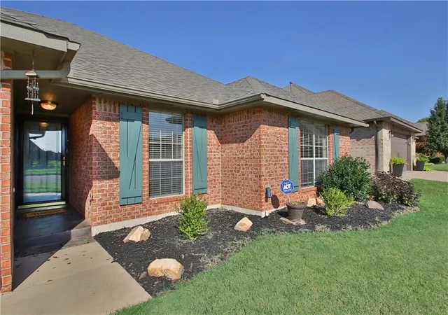 1st image of 17033 Autumnwood Dr, Edmond, OK 73012 | MLS# 1222146