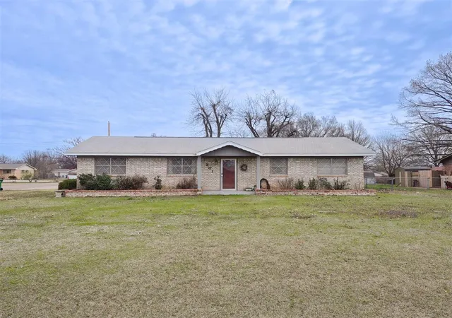 Homes for sale in Morrison, OK | 201 Taz Ave, Morrison, OK 73061 | MLS# 1222210