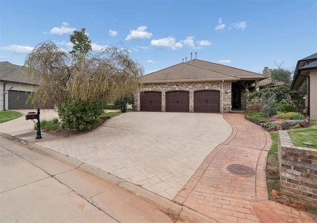 1st image of 5912 Chestnut Ct, Edmond, OK 73025 | MLS# 1222257