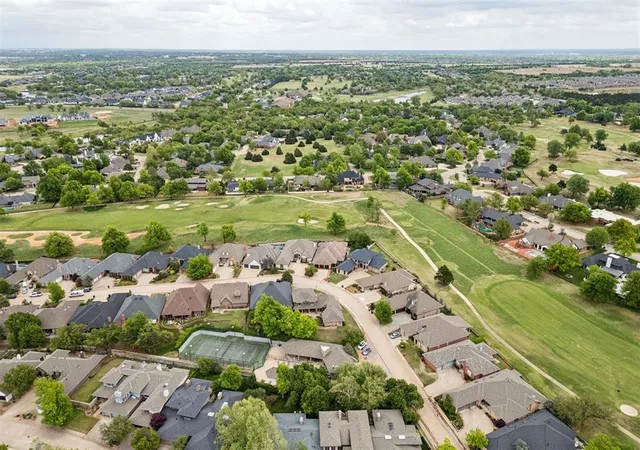 2nd image of 5912 Chestnut Ct, Edmond, OK 73025 | MLS# 1222257