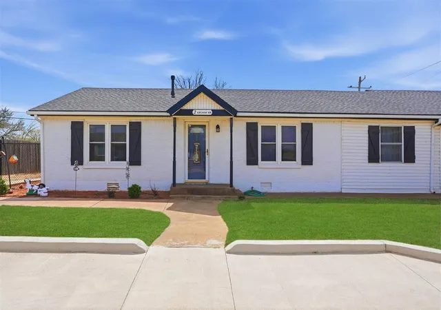 Homes for sale in Sayre, OK | 2 E Anchor Dr, Sayre, OK 73662 | MLS# 1222267