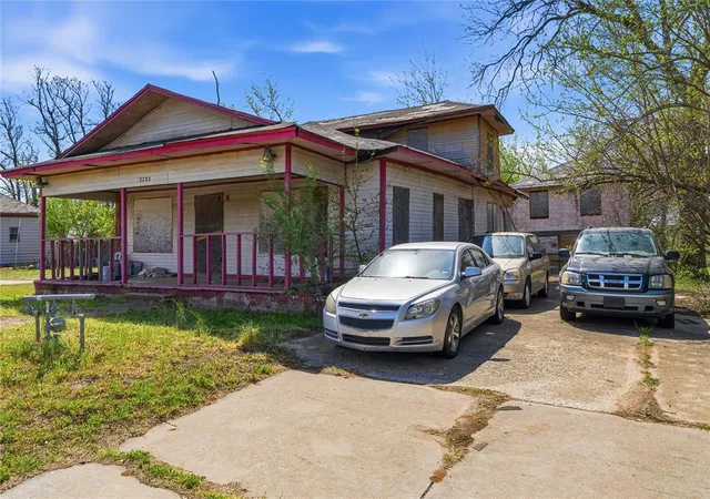 3rd image of 2722 Ne 16Th St, Oklahoma City, OK 73117 | MLS# 1222271
