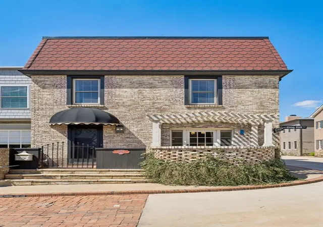 2nd image of 6509 Hunting Hill Ln #30, Oklahoma City, OK 73116 | MLS# 1222302