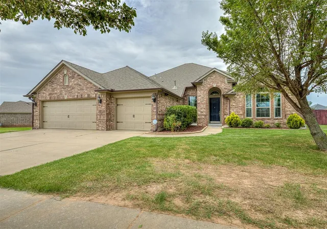 Photo 2 of Single family home for sale at 18501 El Greco Dr, Edmond, OK 73012 | MLS# 1222319 | Listing updated on 2026-08-21