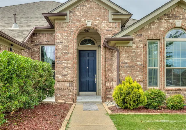 Photo 3 of Single family home for sale at 18501 El Greco Dr, Edmond, OK 73012 | MLS# 1222319 | Listing updated on 2026-08-21