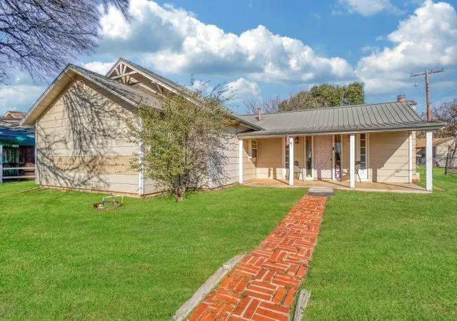 Photo 1 of Single family home for sale at 110 W Davis St, Tipton, OK 73570 | MLS# 1222373 | Listing updated on 2026-04-04