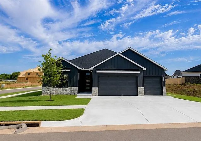 1st image of 4225 Nw 180th St, Edmond, OK 73012 | MLS# 1222452
