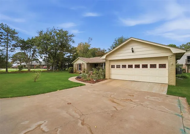 Photo 3 of Single family home for sale at 15677 US Hwy 283, Altus, OK 73521 | MLS# 1222464 | Listing updated on 2026-04-09