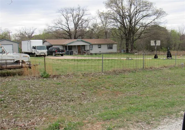 Photo 3 of Single family home for sale at 3 Clearpond Ln, Shawnee, OK 74801 | MLS# 1222490 | Listing updated on 2026-04-08