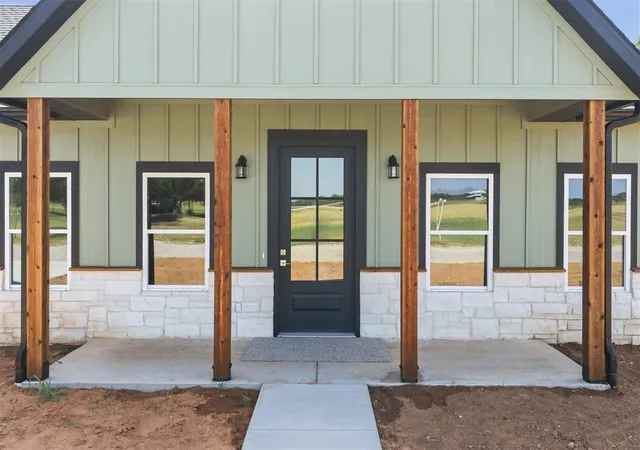 2nd image of 110 Garrett Dr, Wynnewood, OK 73098 | MLS# 1222615
