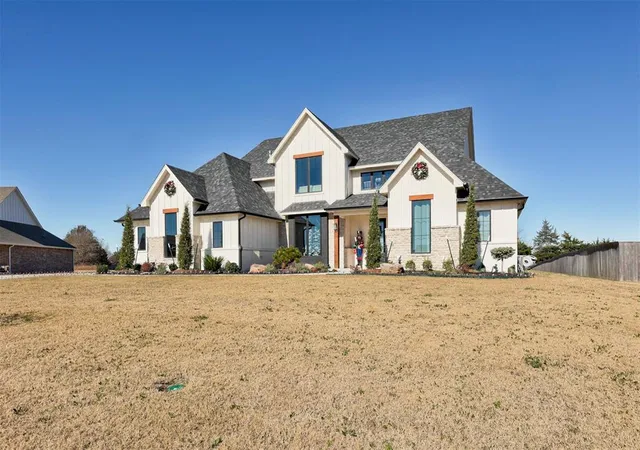 Photo 3 of Single Family Residence at 3400 Woodland Springs Dr, Norman, OK 73072 | MLS# 1222636 |  | Sold on 2026-05-26