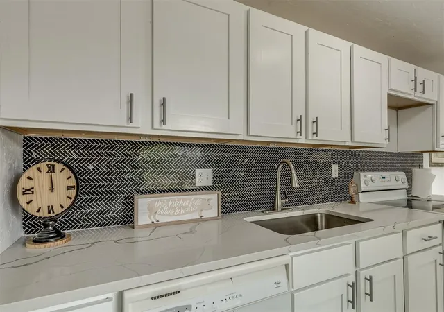 5th image of 2904 W Fairfield Ave, Oklahoma City, OK 73116 | MLS# 1222640