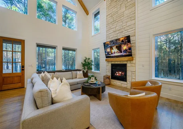 4th image of 214 Mossy Bottom Trl, Broken Bow, OK 74728 | MLS# 1222662