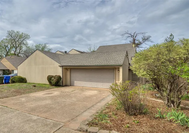 Homes for sale in Norman, OK | 3719 River Oaks Dr, Norman, OK 73072 | MLS# 1222692